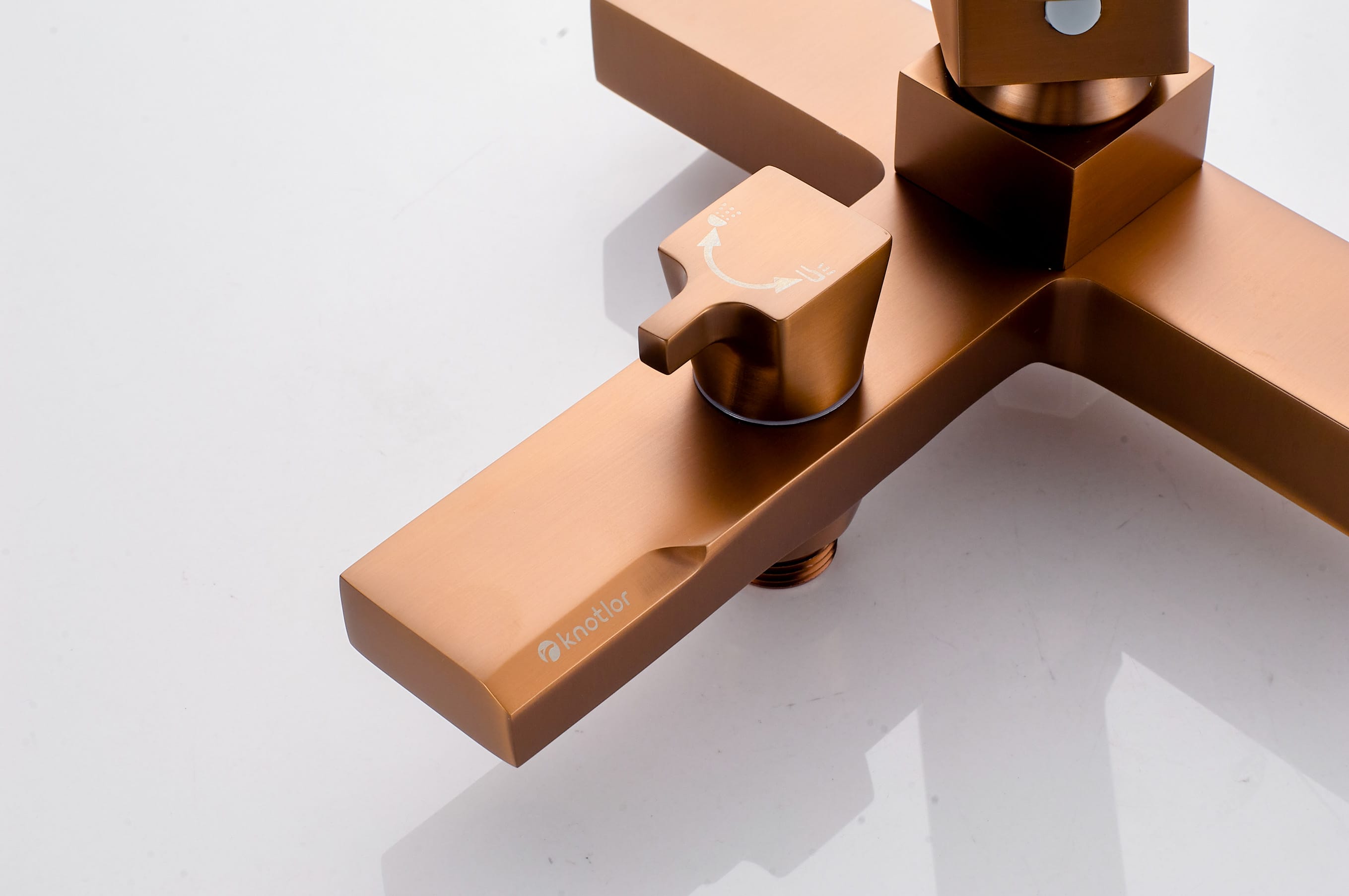 Смеситель для ванны с душем KN-22/RB