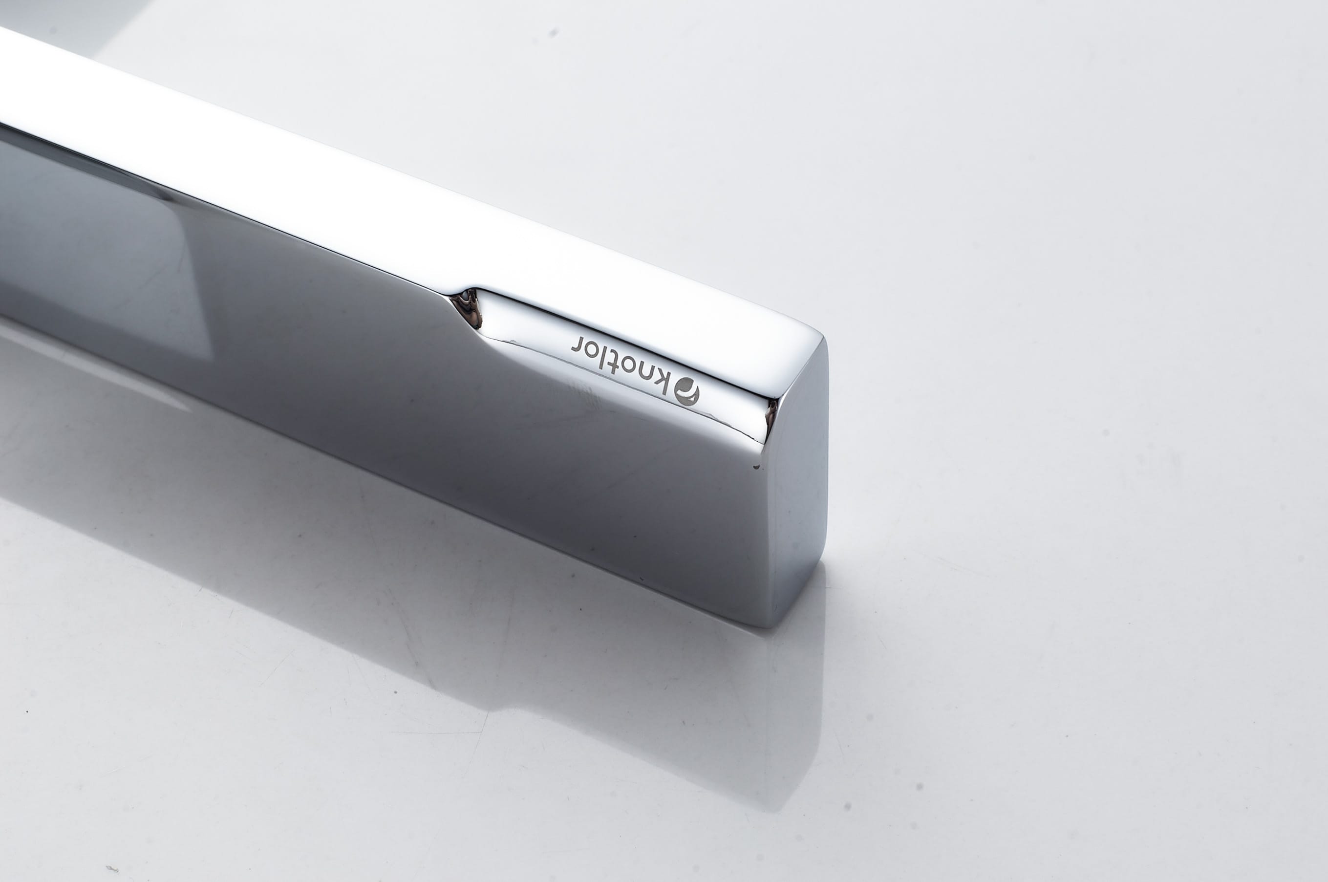 Смеситель для накладной раковины KN-24