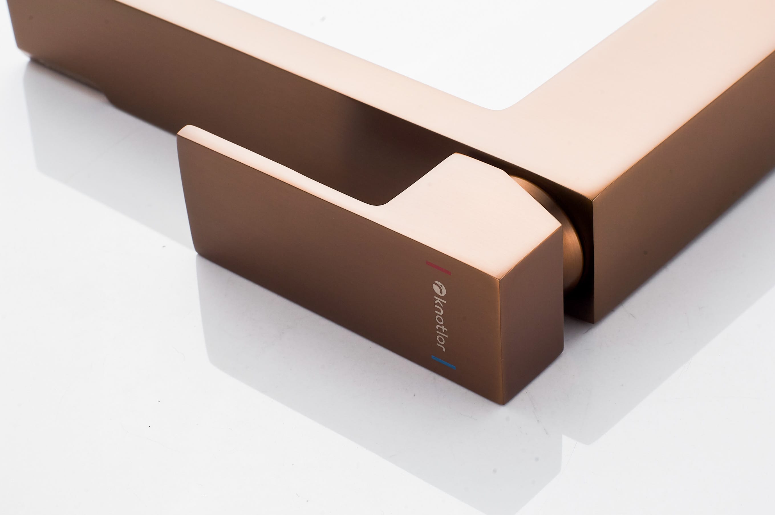 Смеситель для накладной раковины KN-24/RB