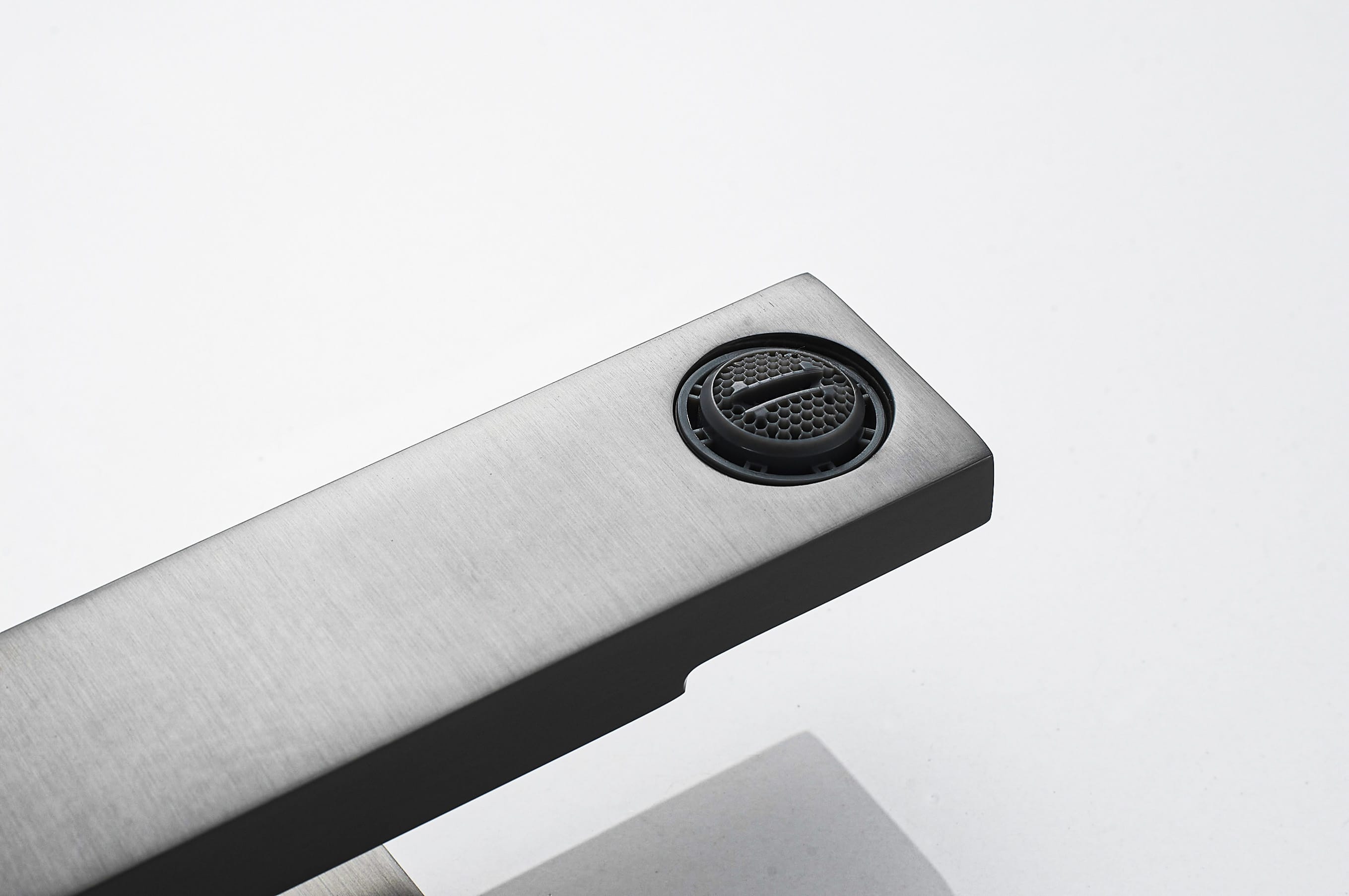 Смеситель для раковины KN-20/GM