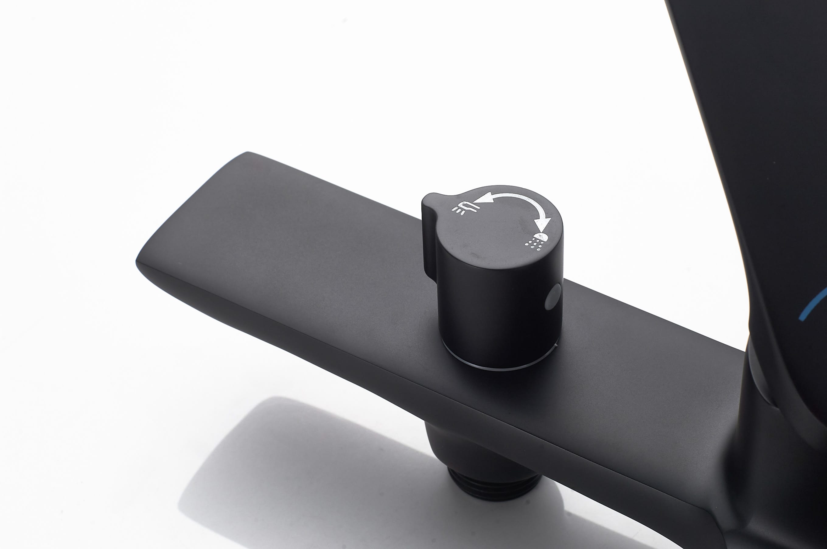 Смеситель для ванны с душем KN-71/BL