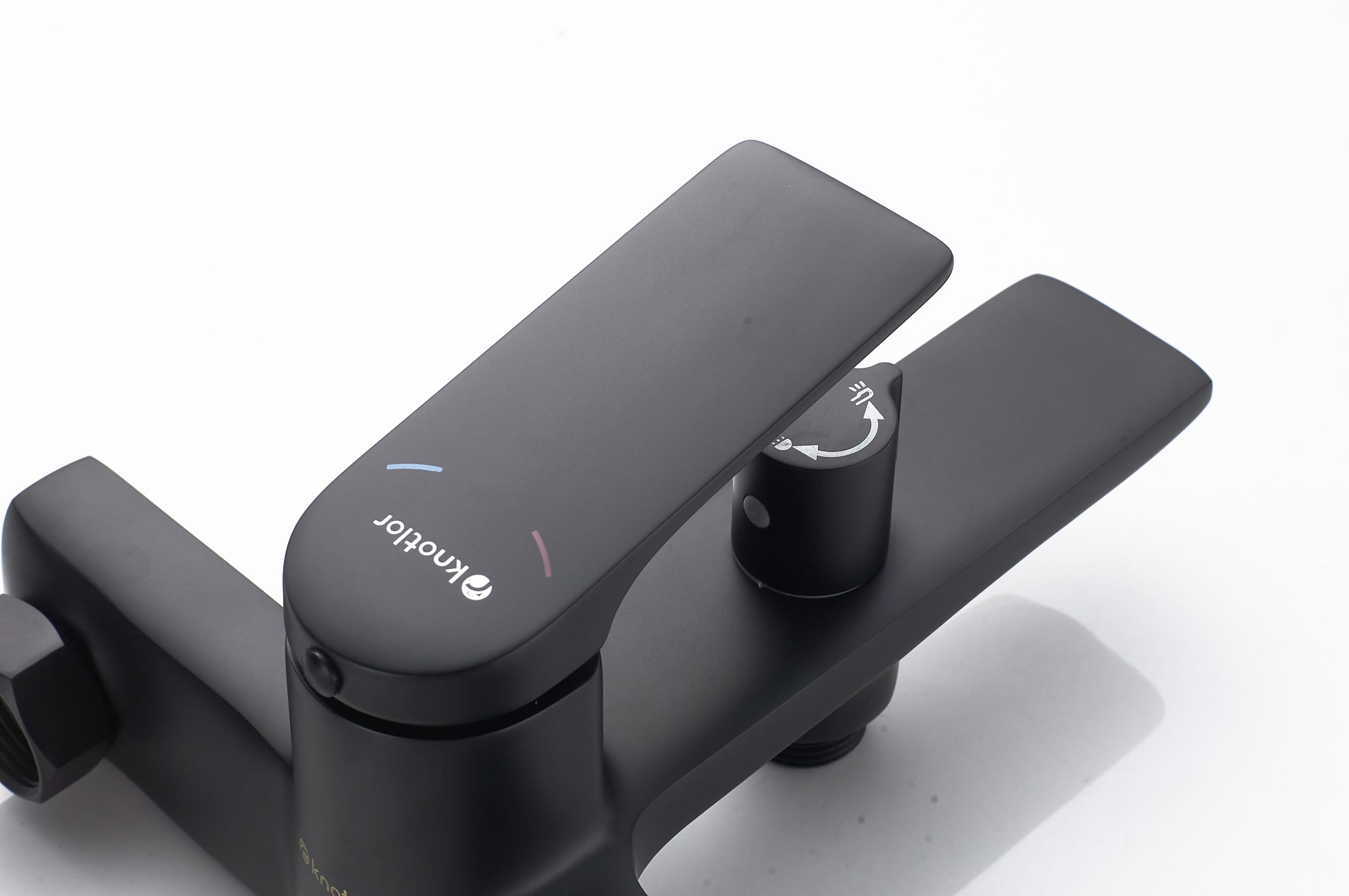 Смеситель для ванны с душем KN-71/BL