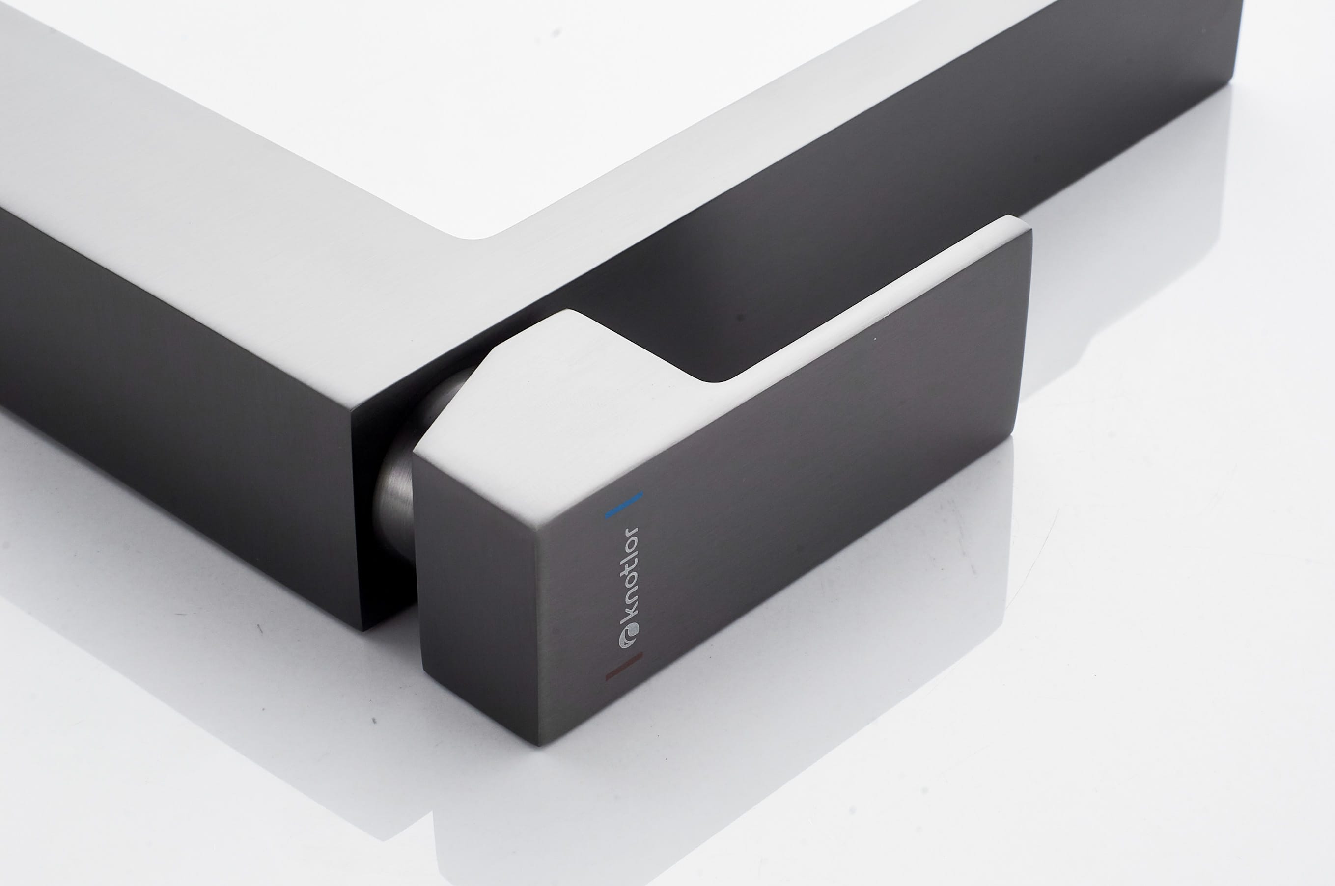 Смеситель для накладной раковины KN-24/GM