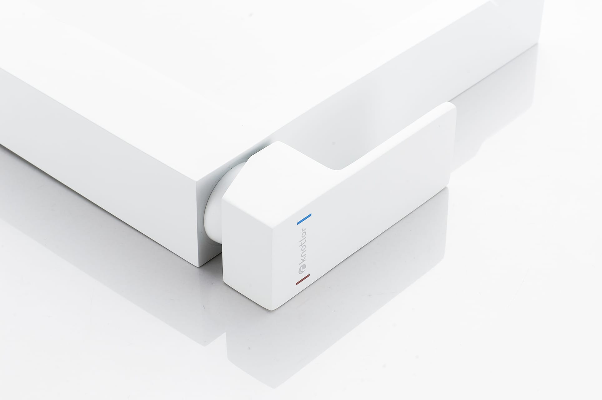 Смеситель для накладной раковины KN-24/WY