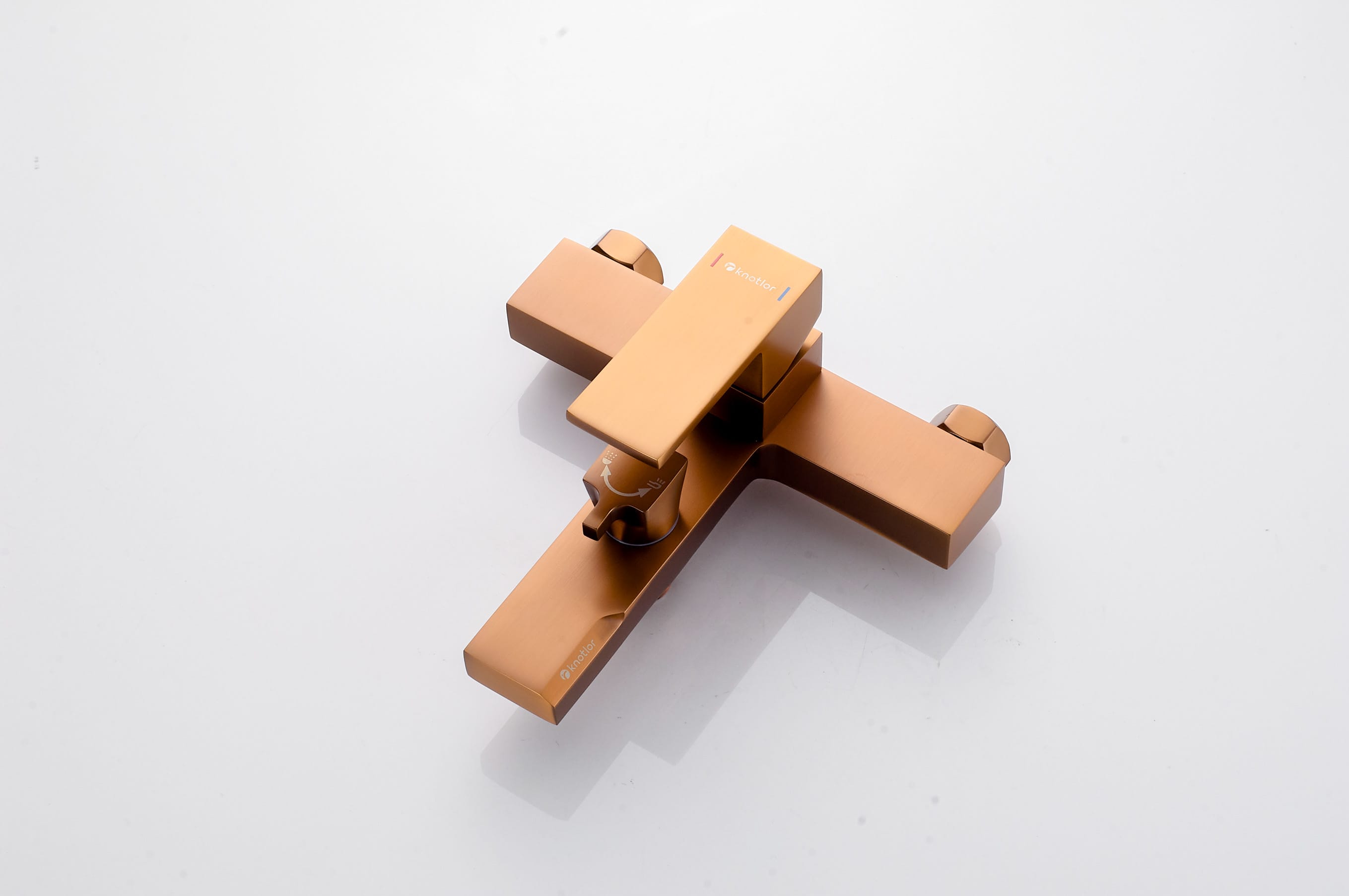 Смеситель для ванны с душем KN-22/RB