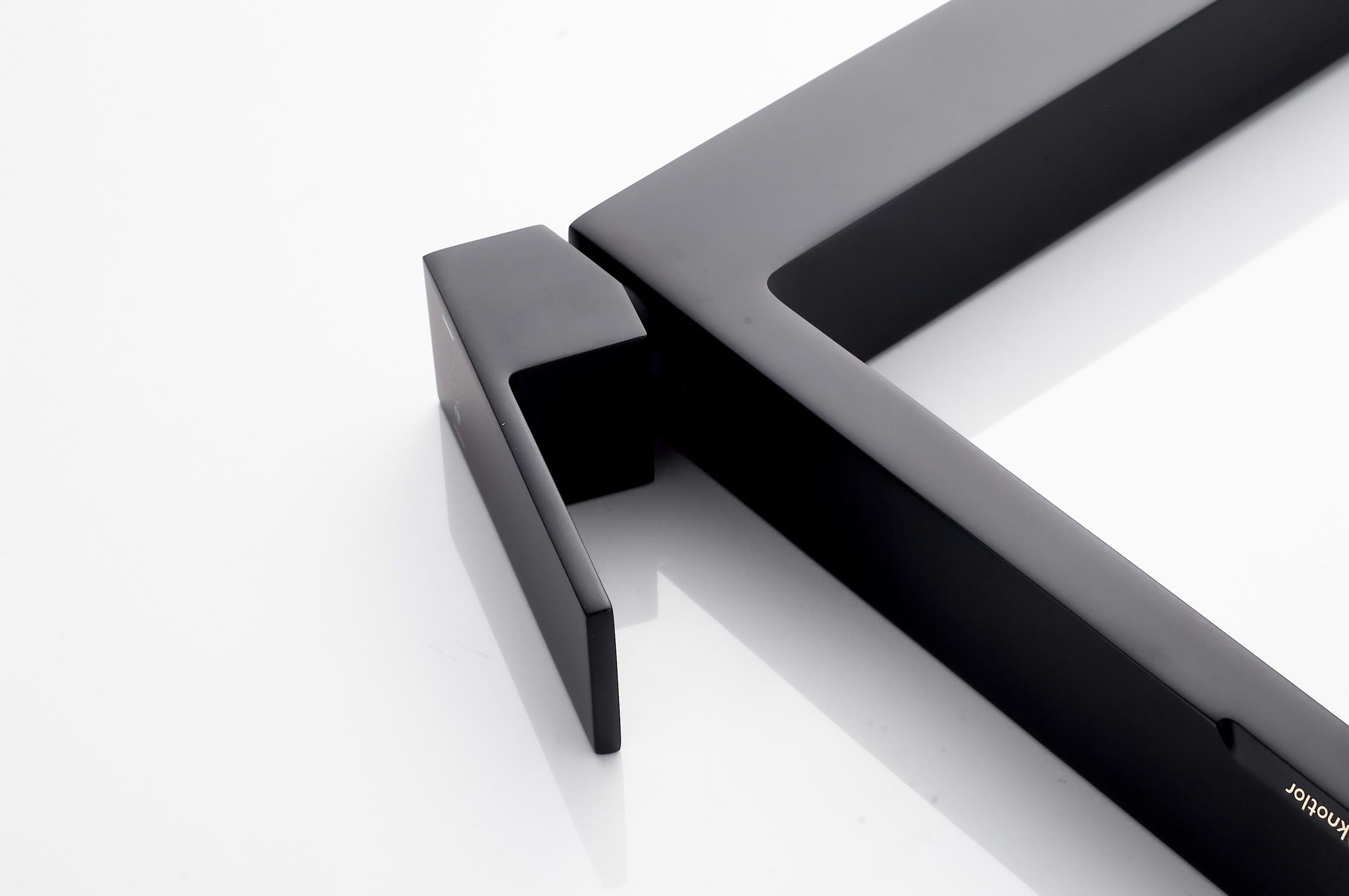 Смеситель для накладной раковины KN-24/BL