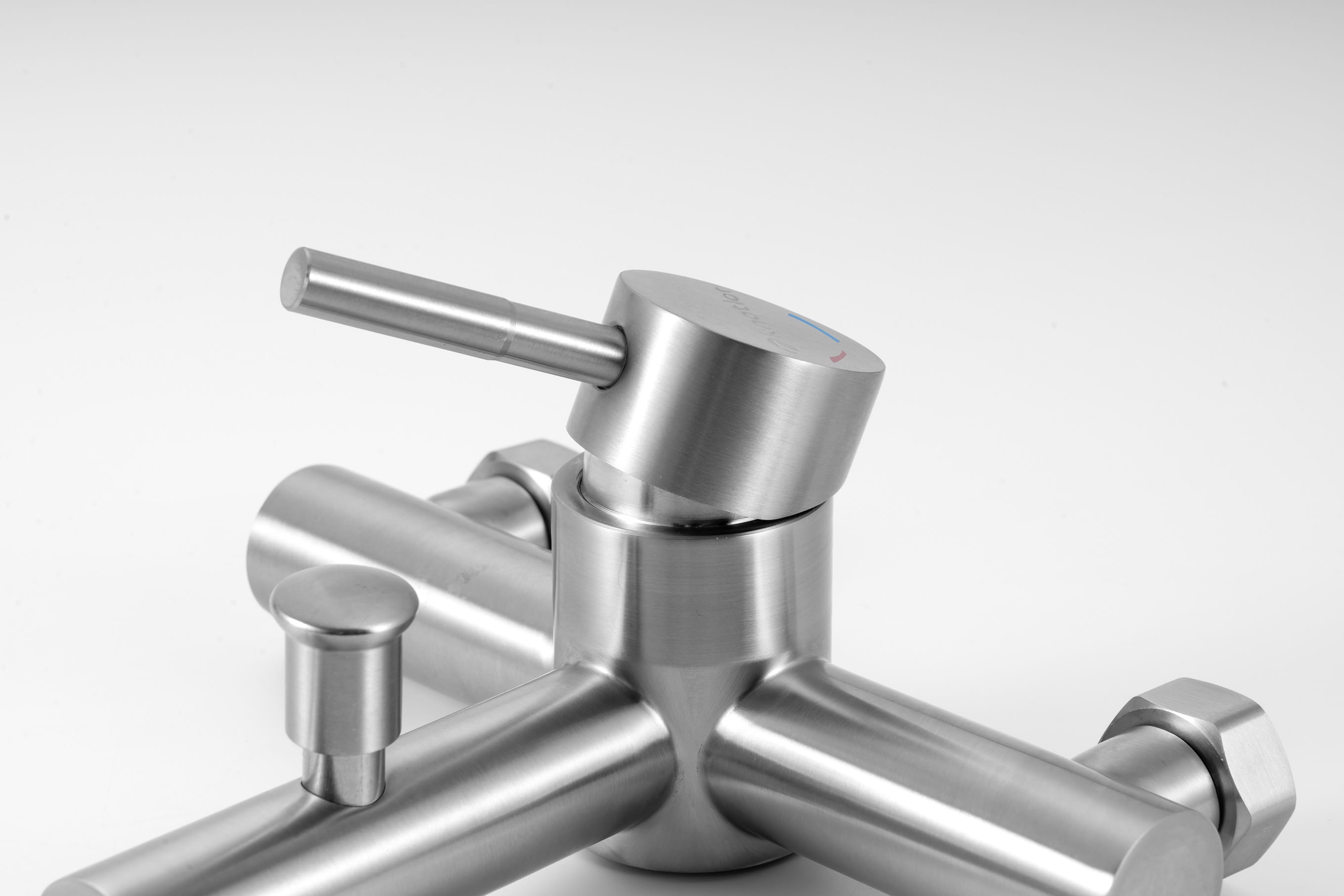 Смеситель для ванны с душем SS-05