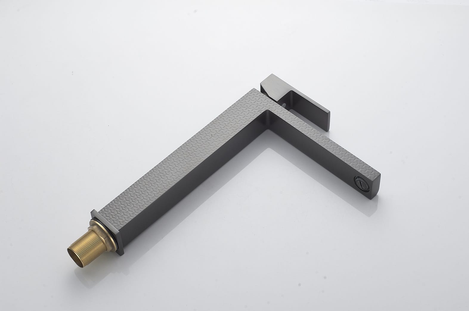 Смеситель для накладной раковины KN-24/GMP