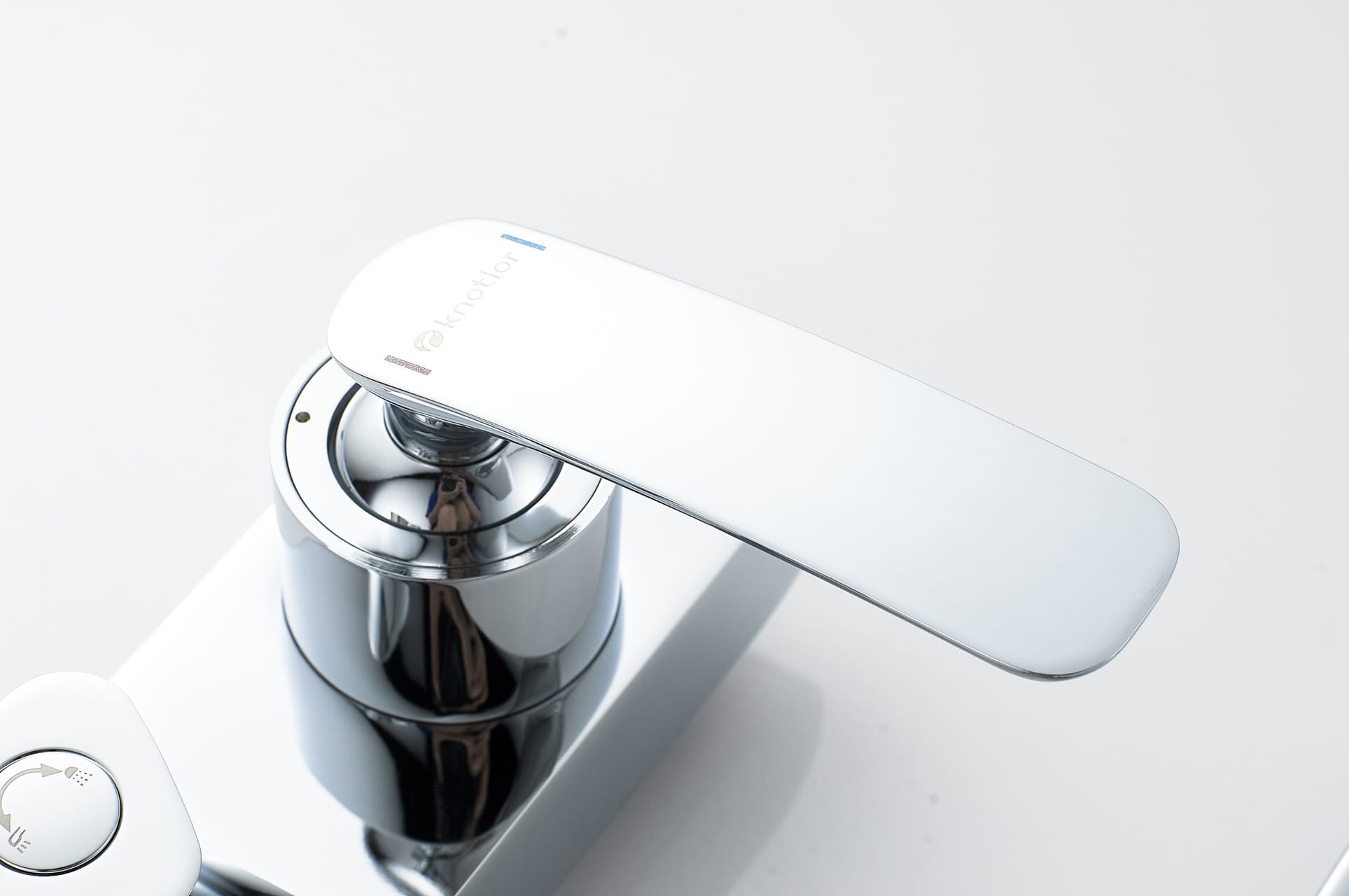 Душевая система с верхним тропическим душем KN-43