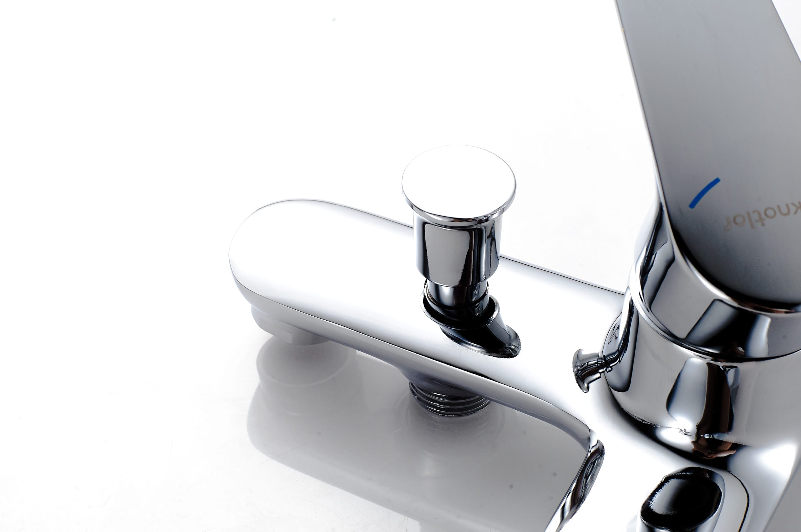 Смеситель для ванны с душем KN-52