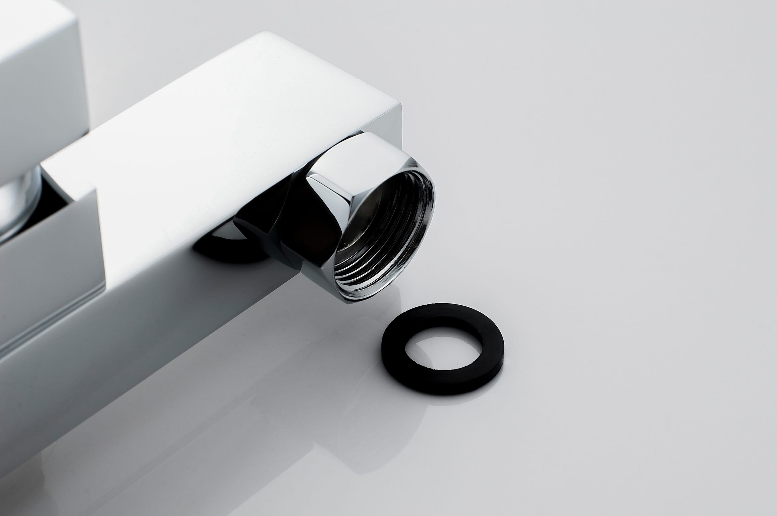 Смеситель для ванны с душем KN-22