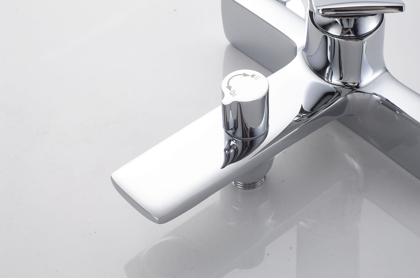 Смеситель для ванны с душем KN-71