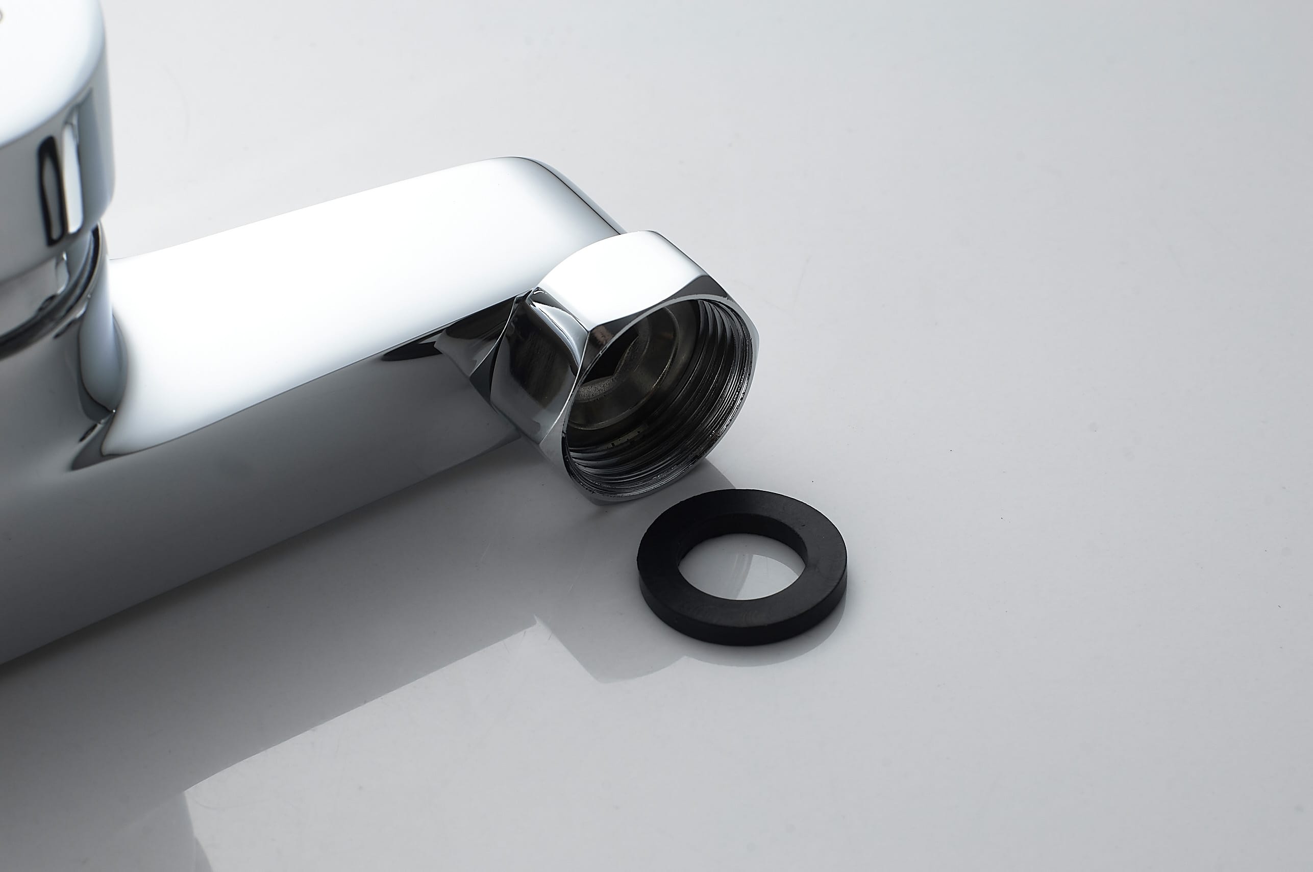 Смеситель для ванны с душем KN-14