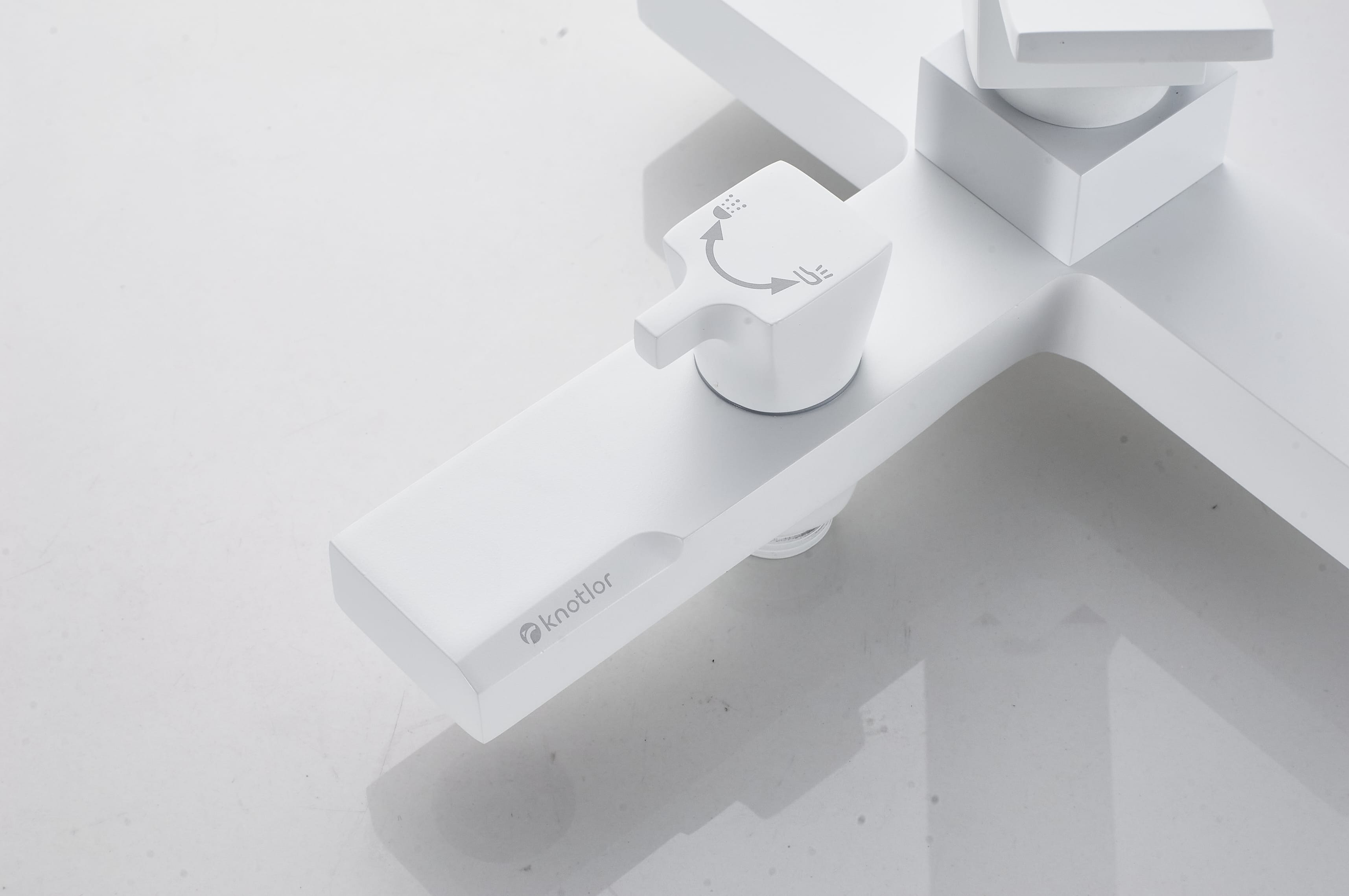 Смеситель для ванны с душем KN-22/WY