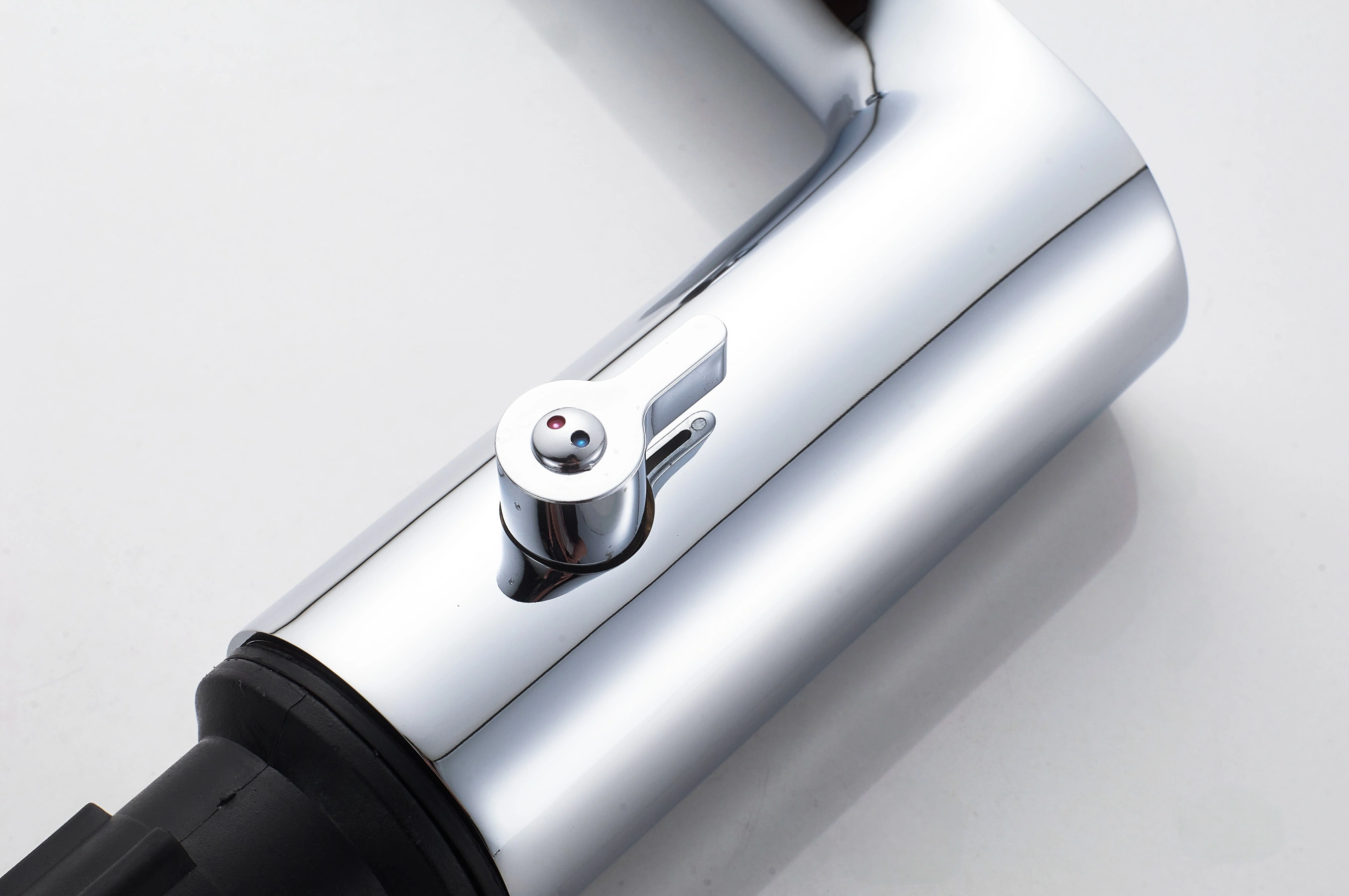 Сенсорный смеситель для раковины KN-01