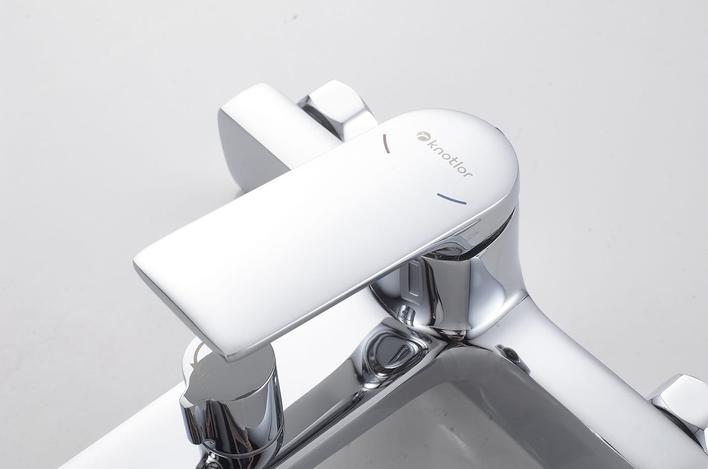 Смеситель для ванны с душем KN-71