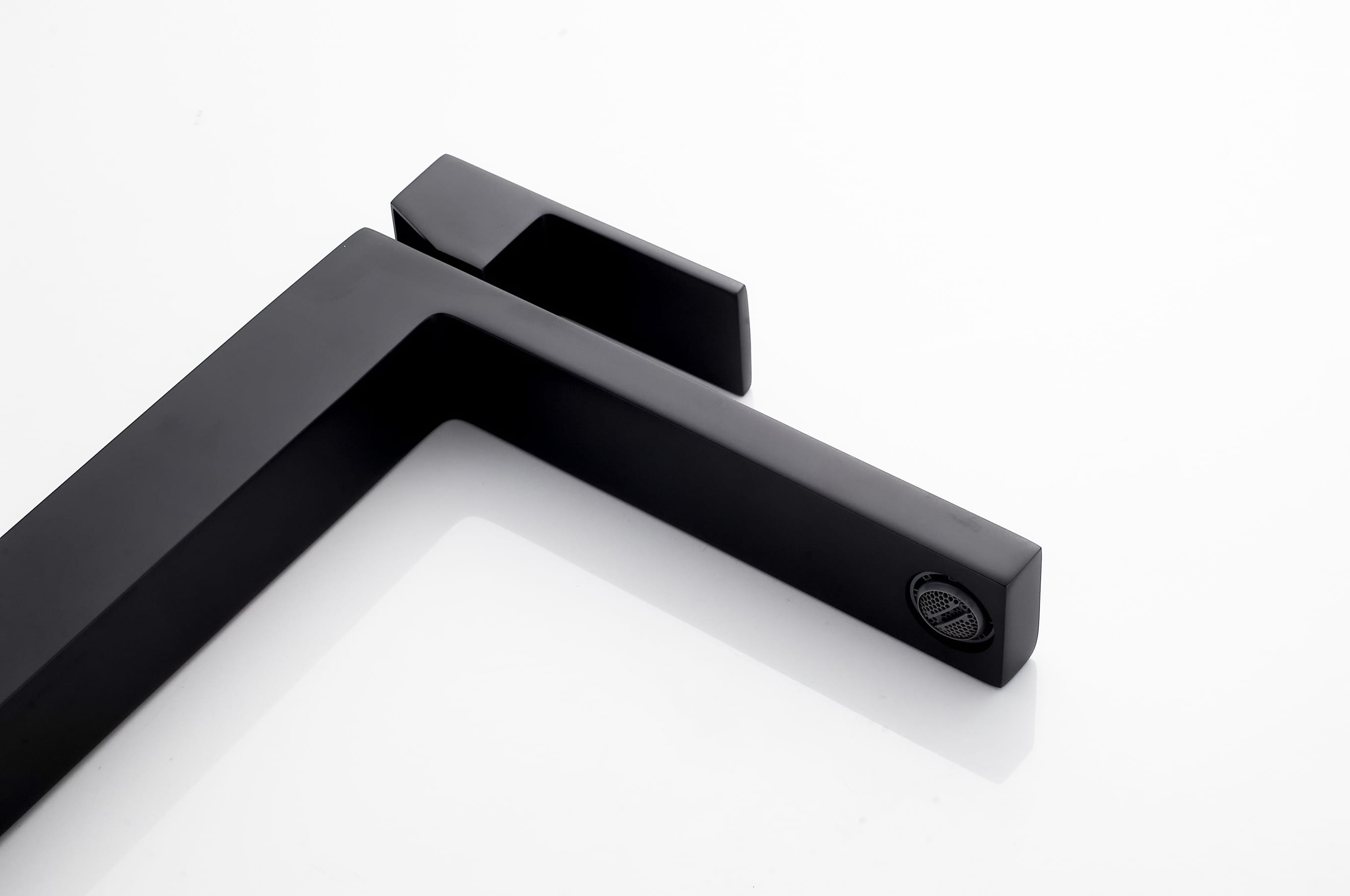 Смеситель для накладной раковины KN-24/BL