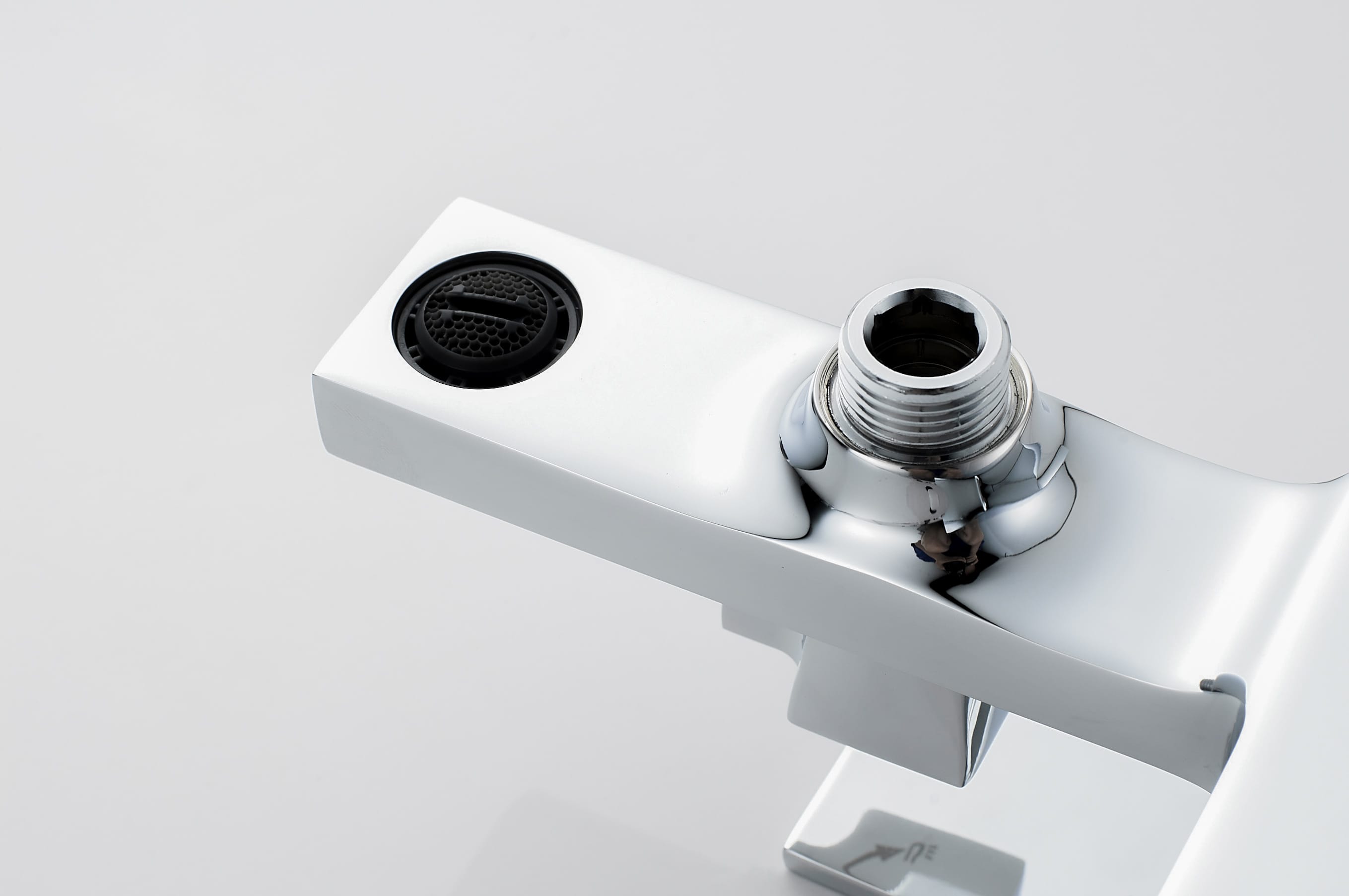 Смеситель для ванны с душем KN-22