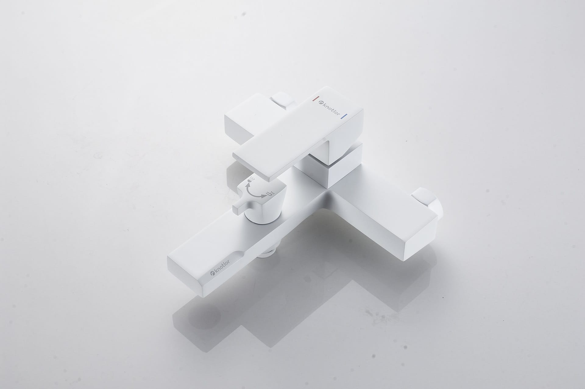 Смеситель для ванны с душем KN-22/WY