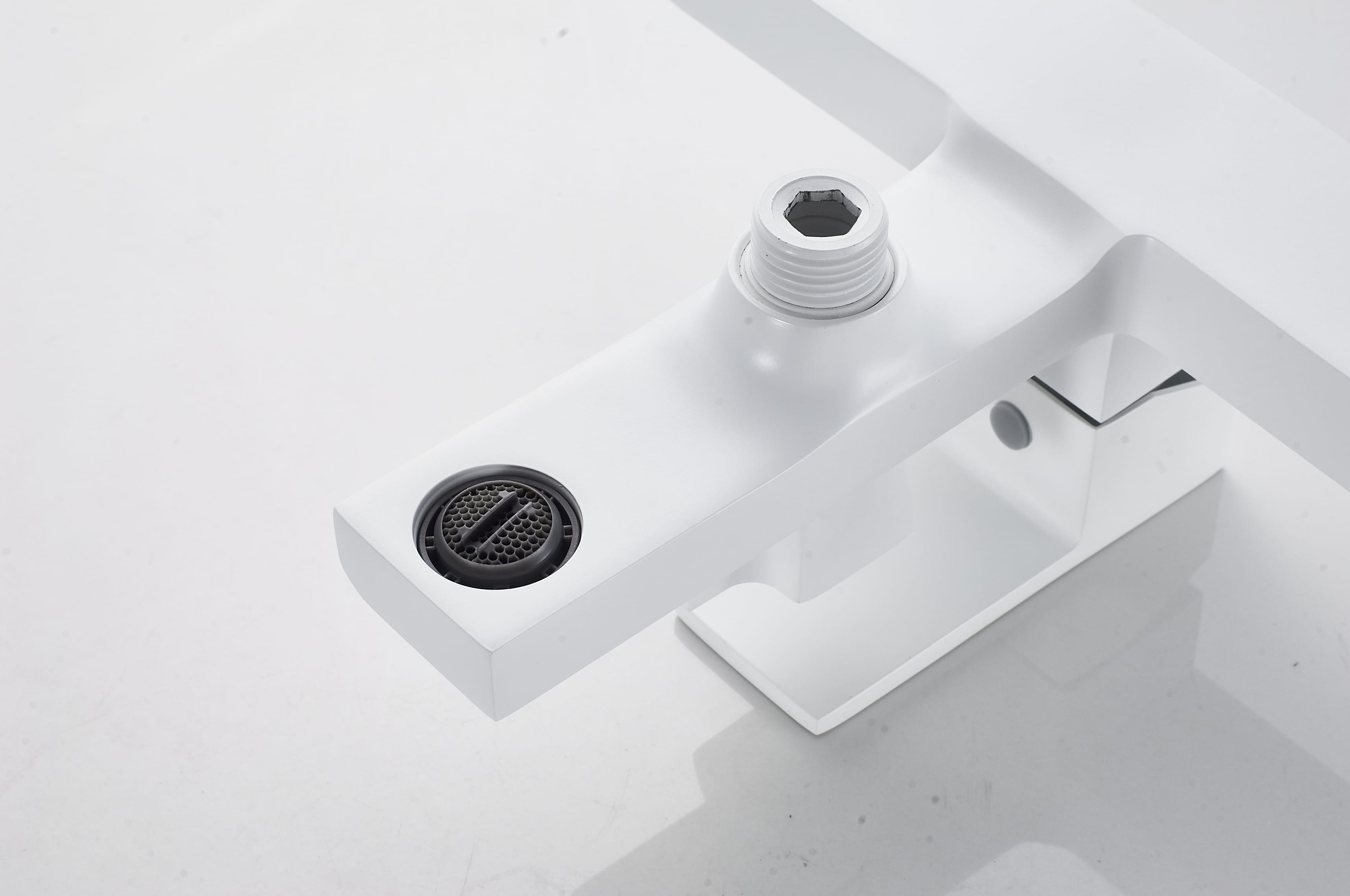 Смеситель для ванны с душем KN-22/WY