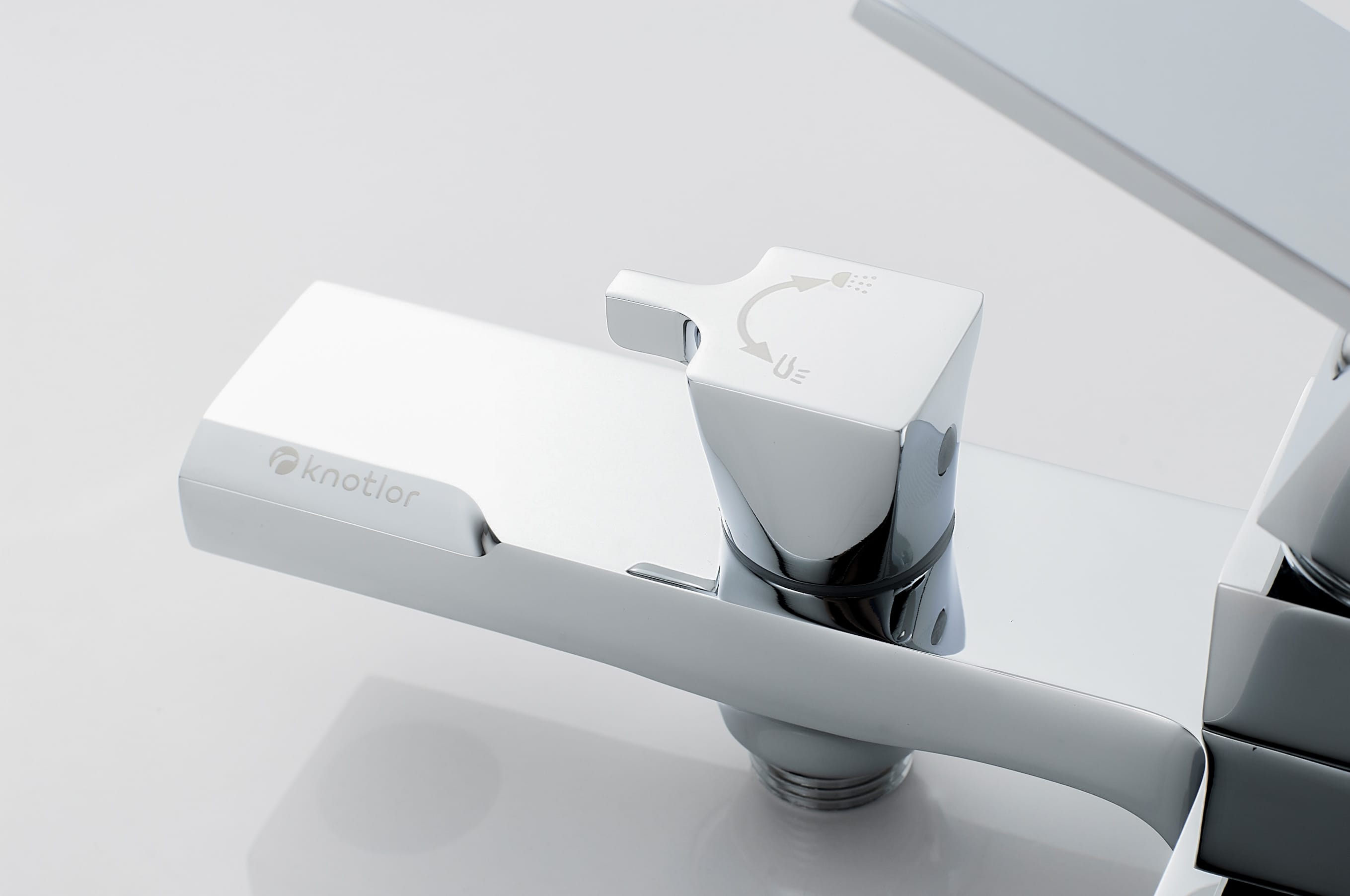 Смеситель для ванны с душем KN-22