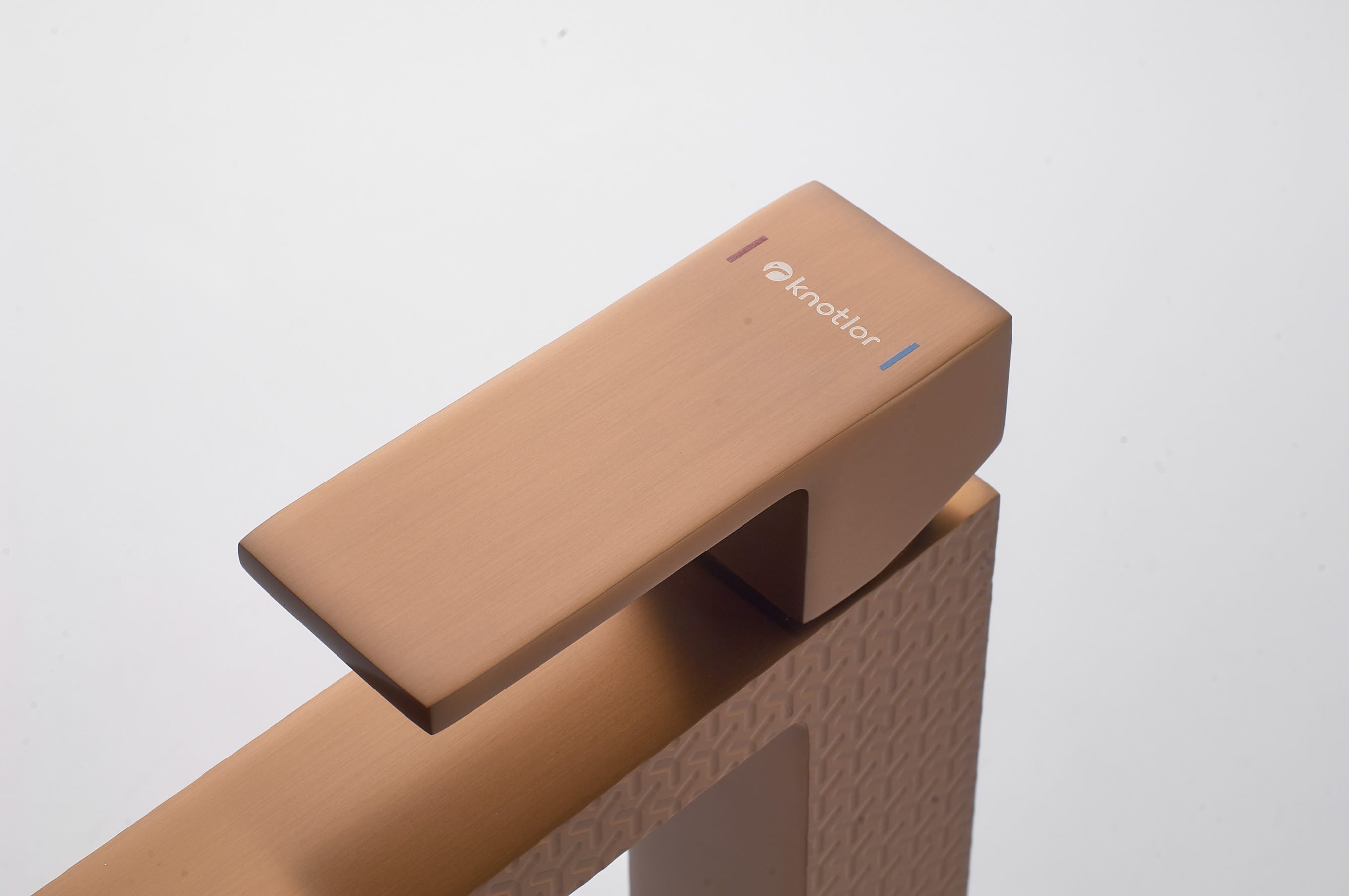 Смеситель для раковины KN-20/RBP