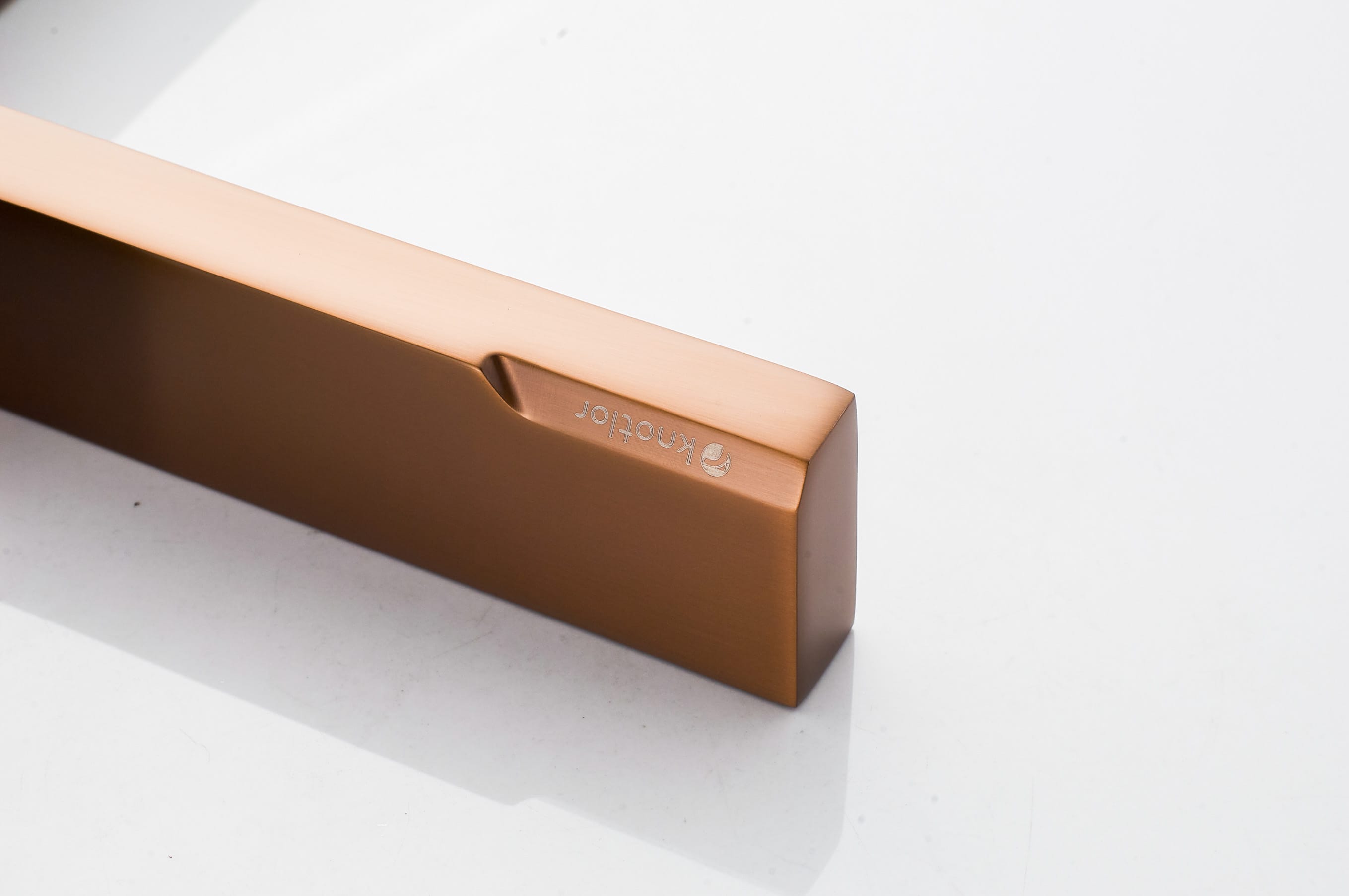 Смеситель для накладной раковины KN-24/RB